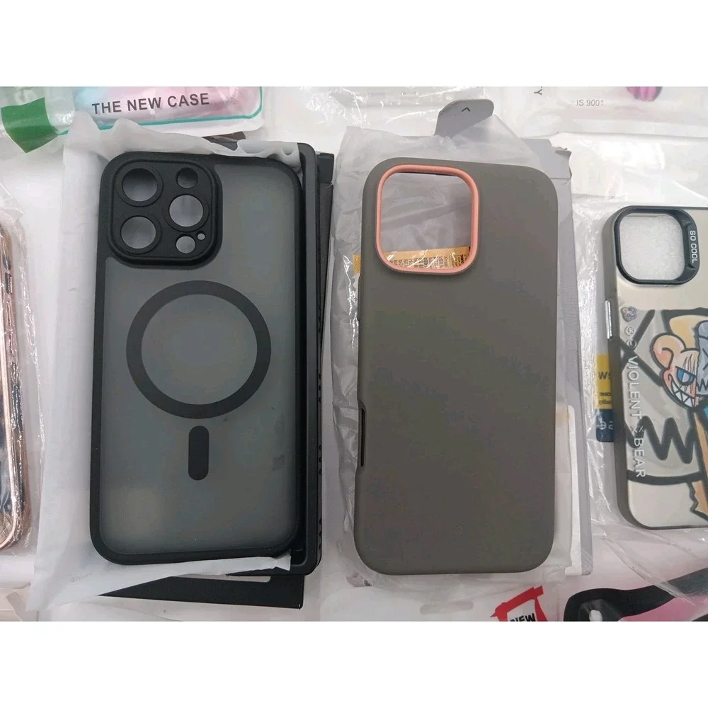 Assorted LOT of 10 Mixed Cell Phone Cases‎ Mostly iphone & 6.8